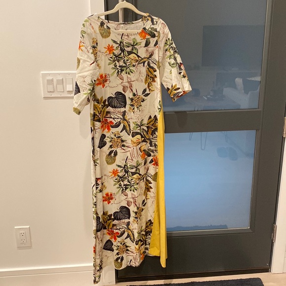 Tea length floral dress - Picture 1 of 1